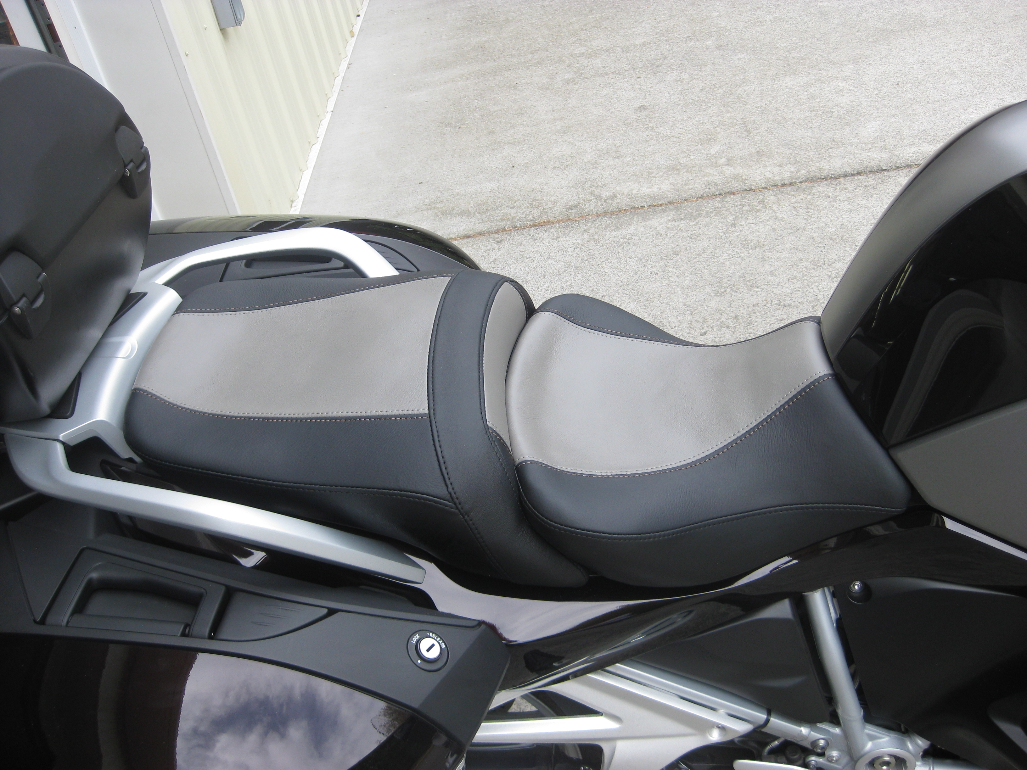rich's custom motorcycle seats