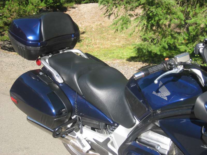 honda st1300 seat