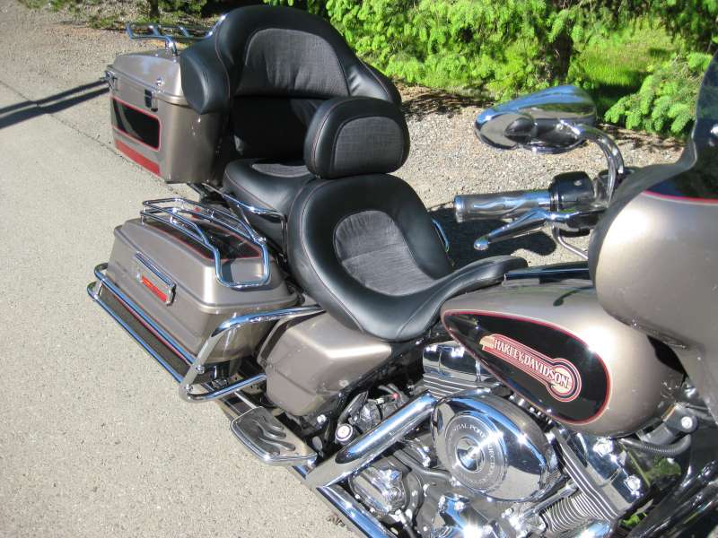 06 electra glide seat