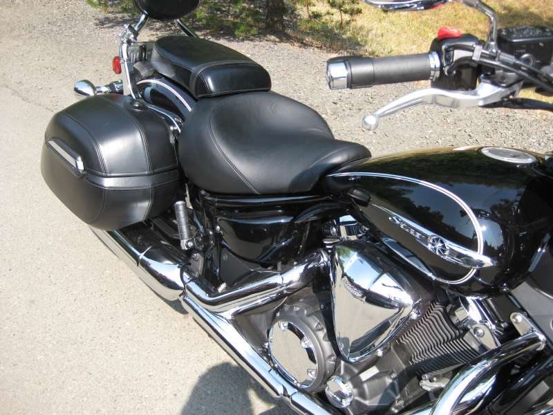 v star 1300 seat