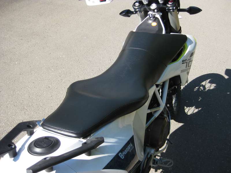 husqvarna 701 enduro seat